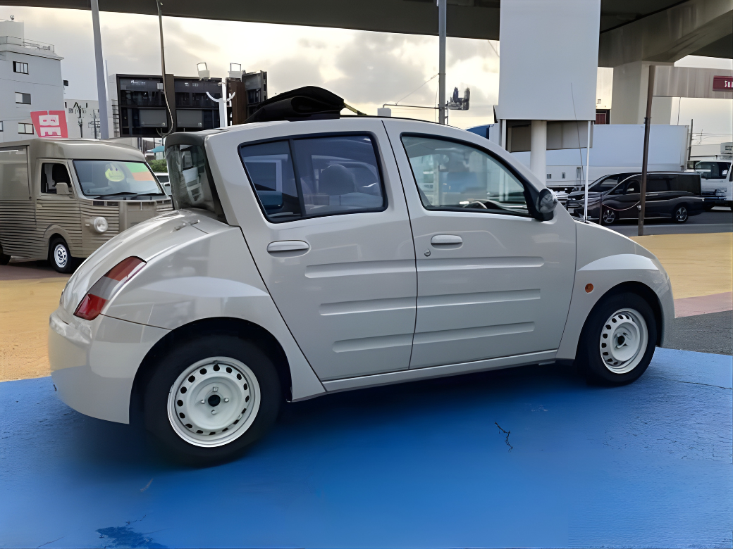 Forget the Mainstream: The 2000 Toyota Will Vi Cambus Top Is the JDM Objet d'Art You've Been Hunting