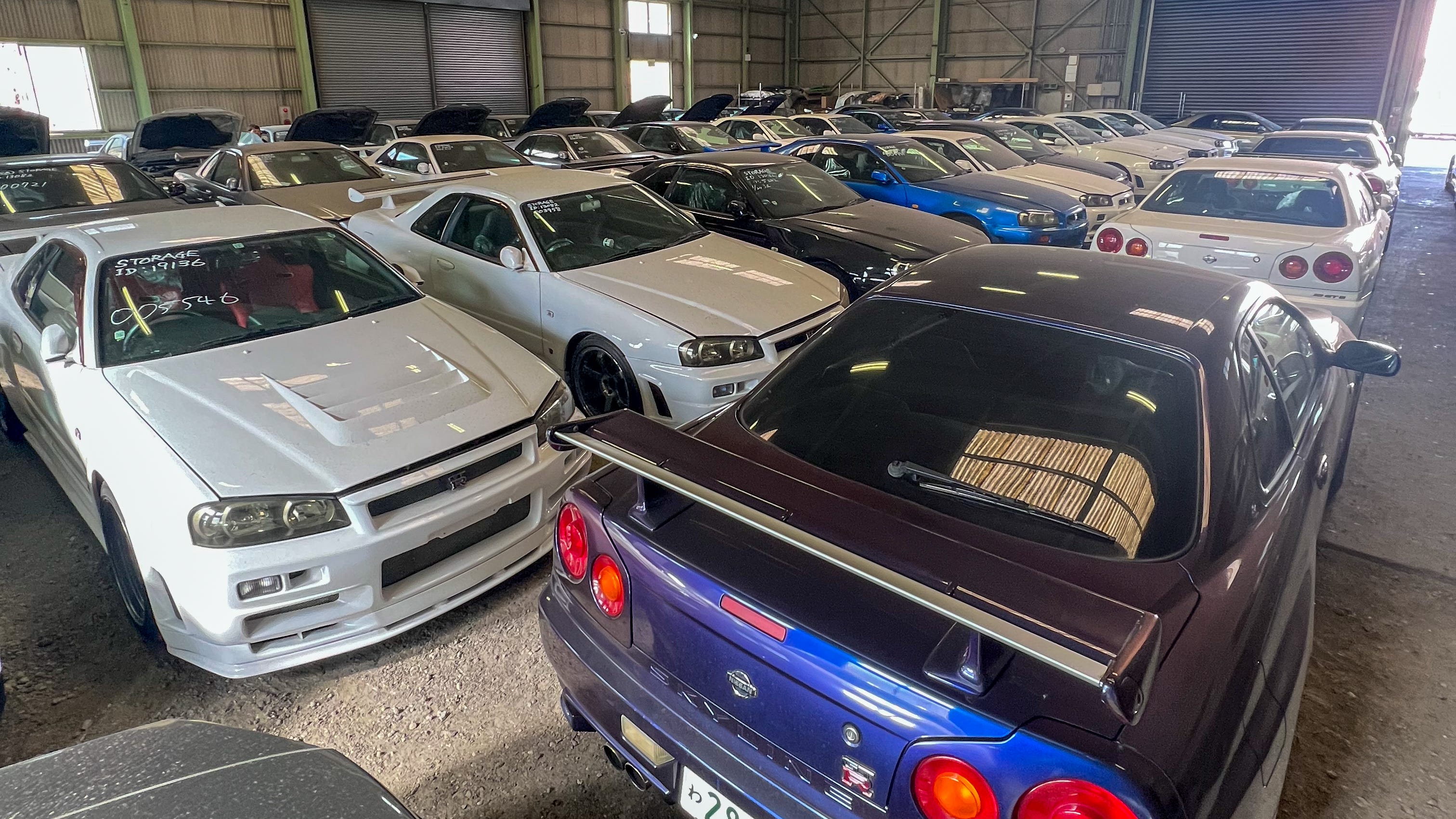 1. Nissan Skyline R34 GT-R V-Spec II (BNR34)